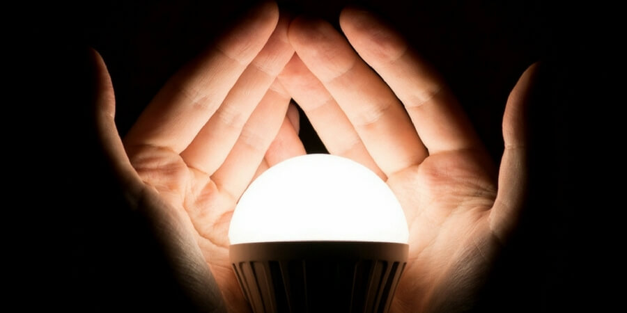 Cómo funciona una bombilla LED