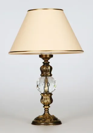 Lámpara de mesa de latón ES852100