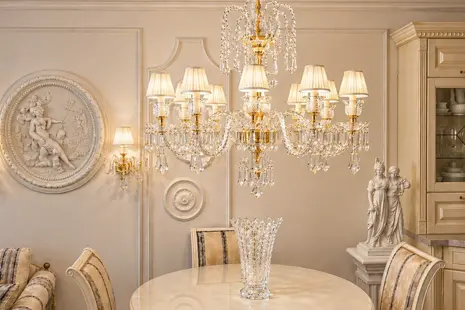 Luminarias sobre la mesa de comedor en interiores reales de nuestros clientes